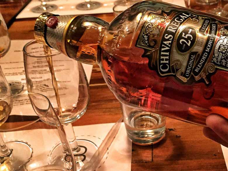 Thưởng Thức Chivas 25 Đúng Cách - Nghệ Thuật Của Sự Tinh Tế