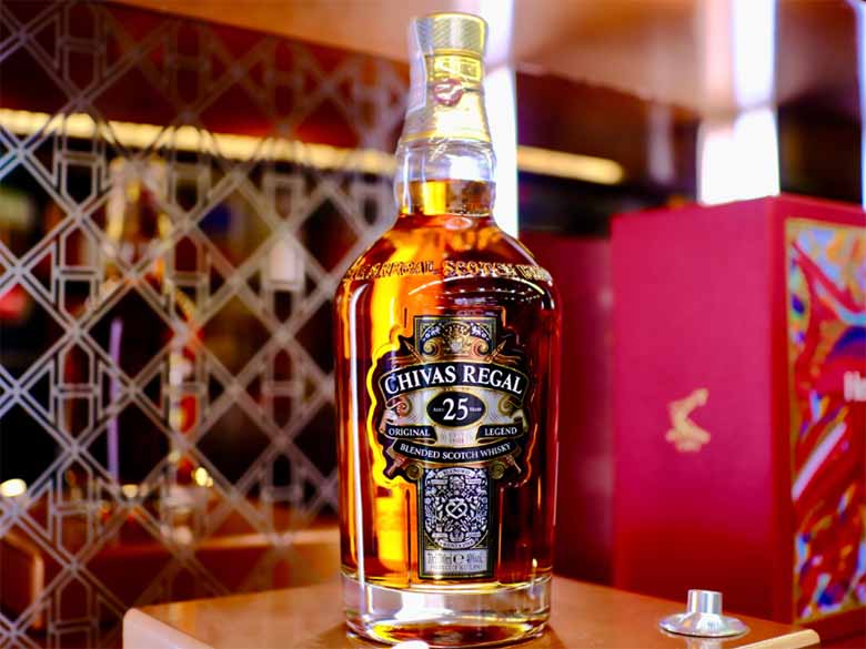 Thưởng Thức Chivas 25 Đúng Cách - Nghệ Thuật Của Sự Tinh Tế
